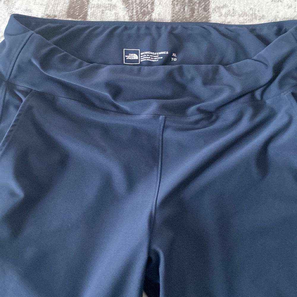Like new North Face women’s XL navy dress pants boot cut